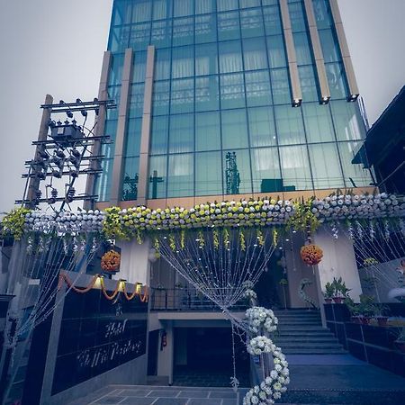 Hotel Welkin Residency Tezpur Экстерьер фото