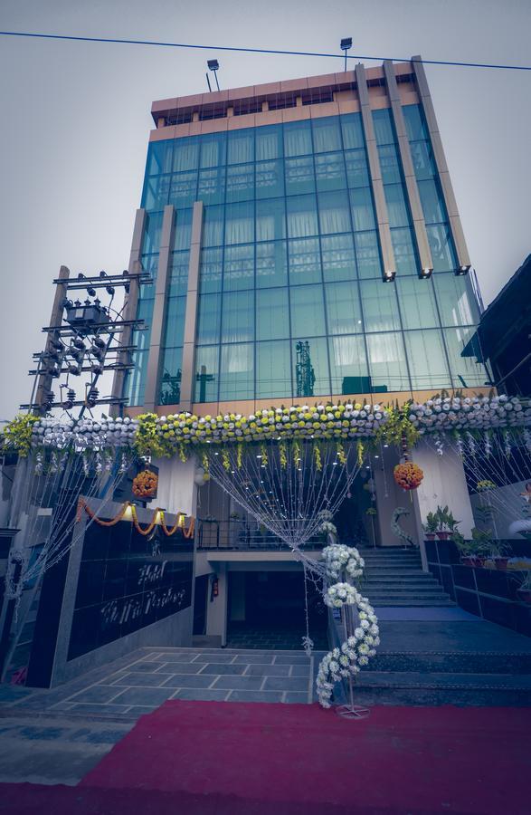 Hotel Welkin Residency Tezpur Экстерьер фото