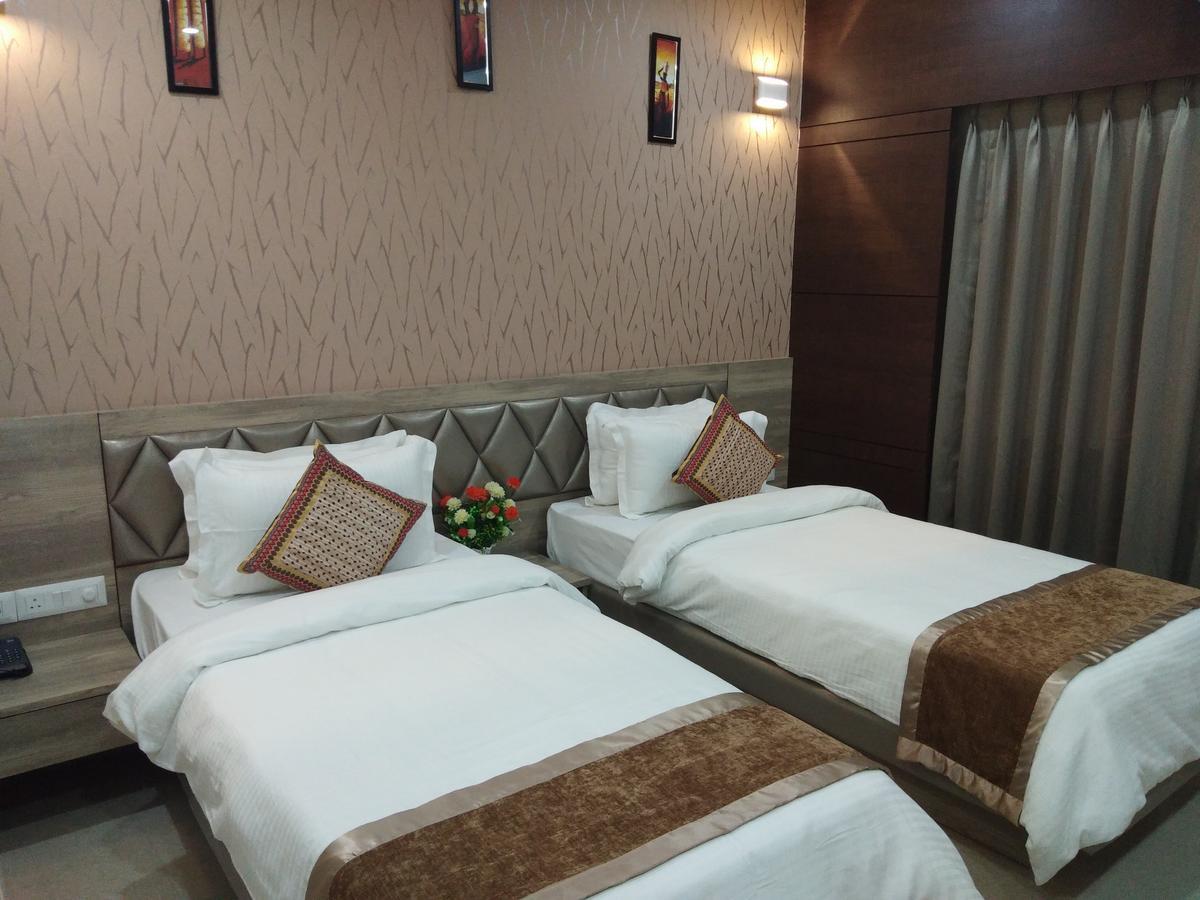 Hotel Welkin Residency Tezpur Экстерьер фото